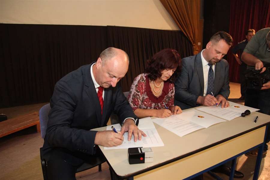 sportska dvorana potpisivanje glavna.JPG