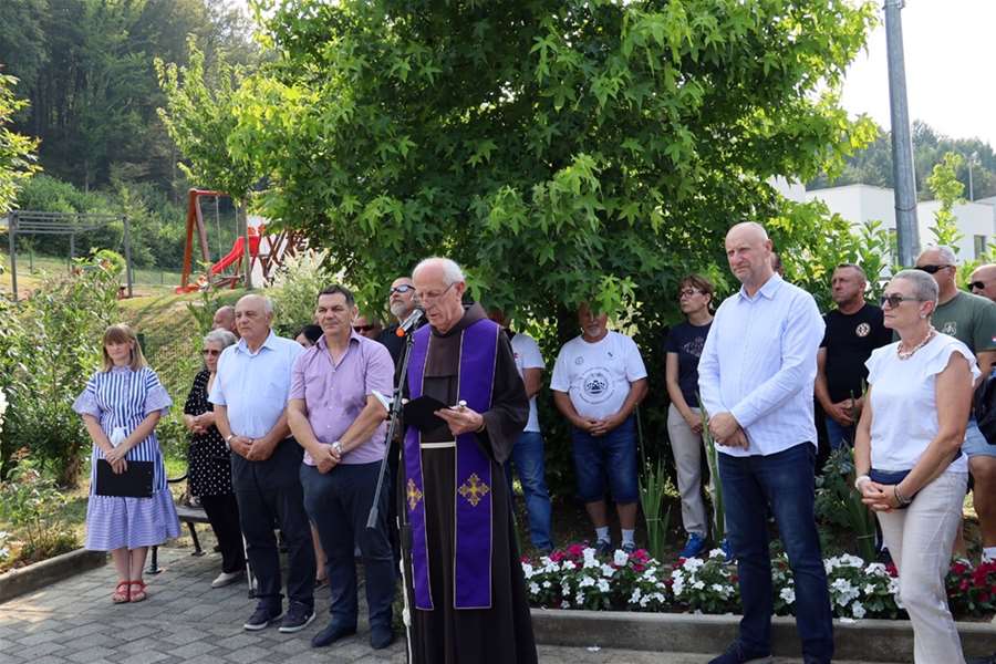 durmanec-spomen na zeljka pavica (23).JPG