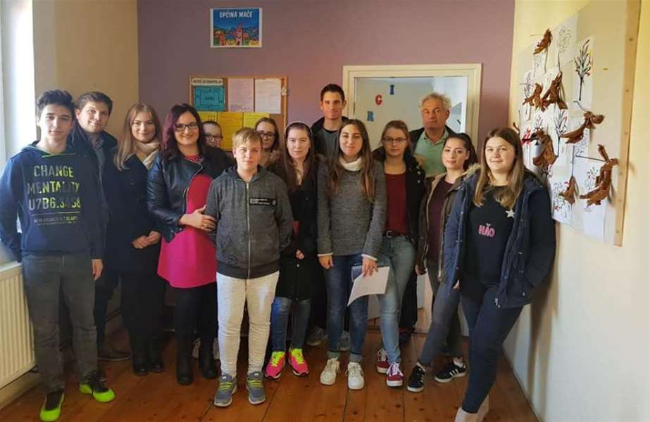 mače stipendije.jpg