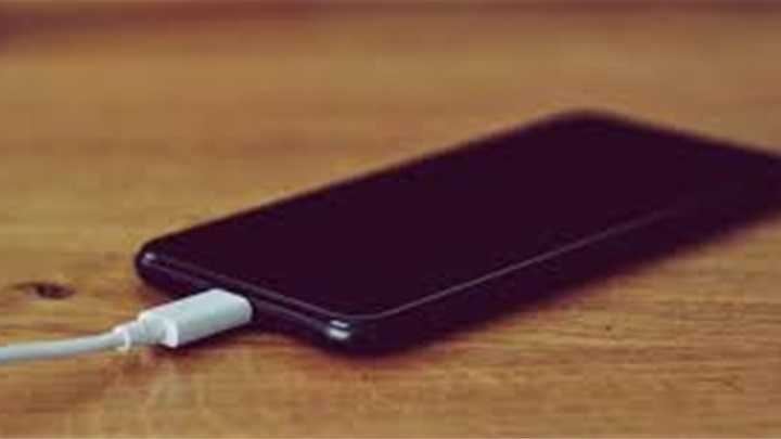 mobitel punjenje.jpg