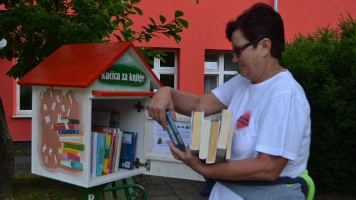 grad klanjec kućice za knjige.jpg