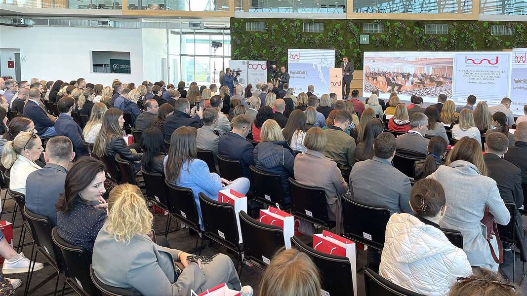 BOND 2_zavrþna konferencija.jpg