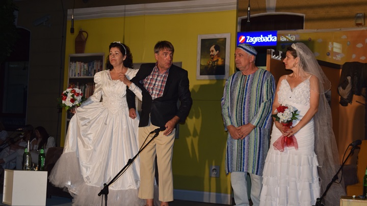 ''Susjedi'' Kerekesh teatra nasmijali i oduševili bistričku publiku09 (1).JPG