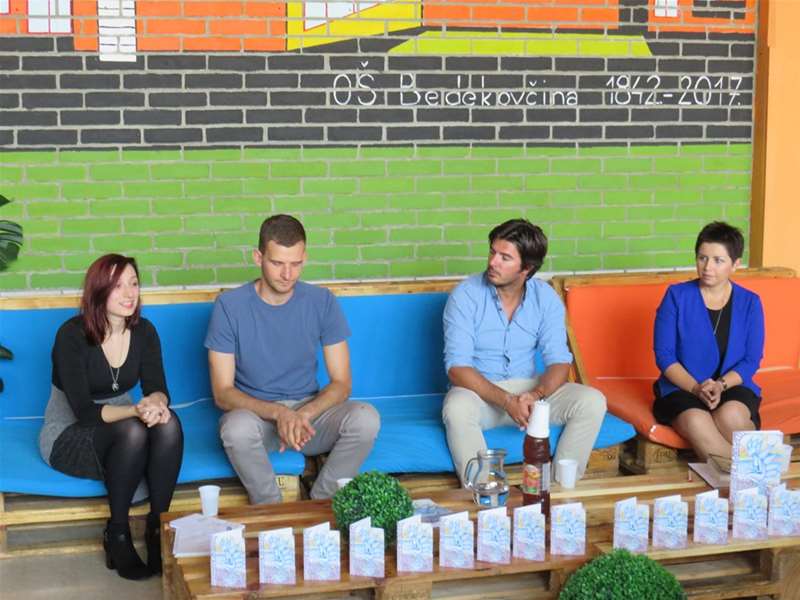 panorama_susret riječi okrugli stol.jpg