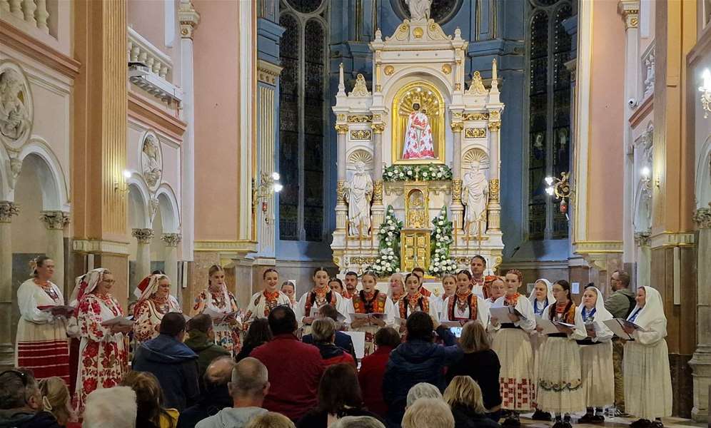 Koncert Sveta Klara u Bazilici MBB 1.jpg