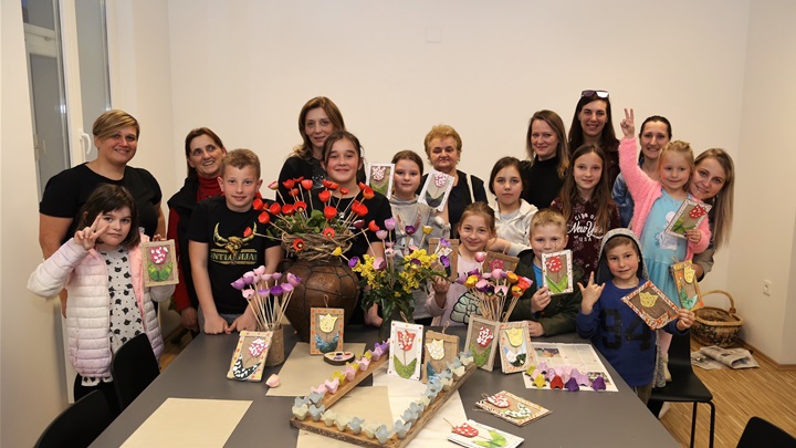 6.4. 2022. DND - Kreativna radionica (tulipani od ljuski jaja) 087.JPG