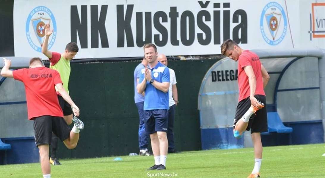 SPORT 22.2._ZUBIĆ Ivan Zubić i Kristijan Lovrić na treningu Lokomotive.jpg
