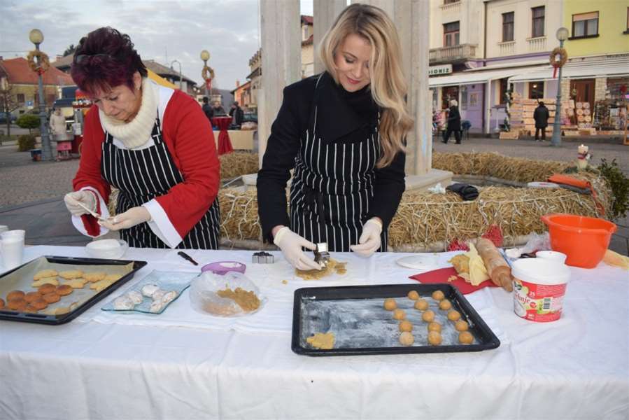 U natjecateljskom showu Božićni medeni kolačići pobjedu je odnijela Gordana Ivanjek Tušek