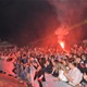 [VIDEO & FOTO] Prljavci 'zapalili' publiku spektakularnim koncertom ispred Gupca