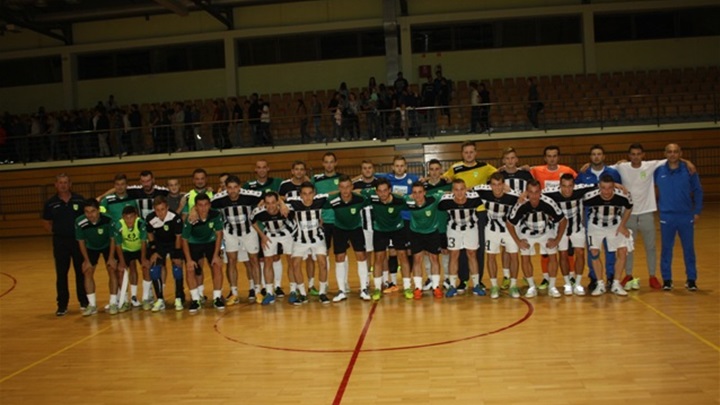 SPORT 26.9._MALI NOGOMET Zajednička fotografija Jesenja i Dobovca.jpg