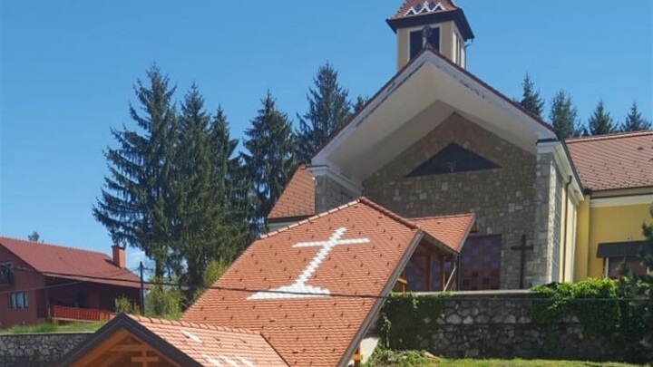 mihovljan crkva novi krov.jpg