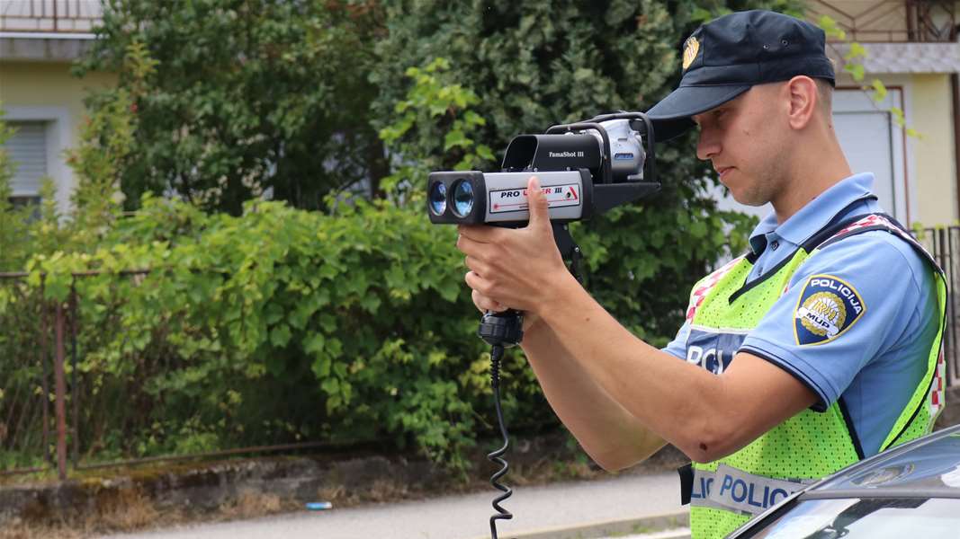 Policija brzina kamera