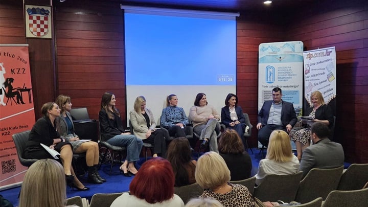 Okrugli stol Žene u društvu 1.jpg