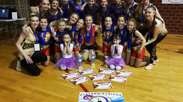 zlatarbistričke mažoretkinje.jpg