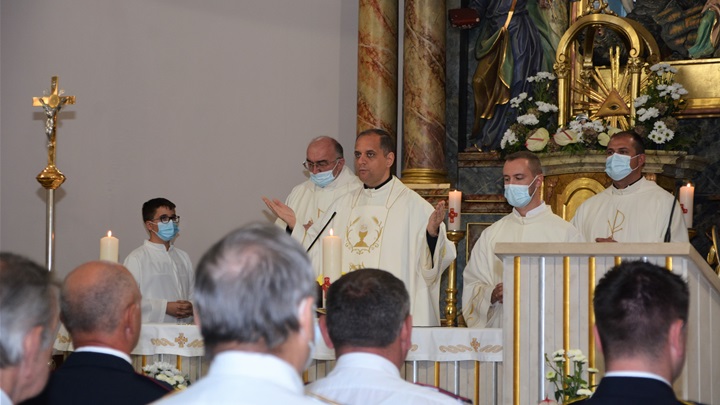 posvetilo glavna.JPG