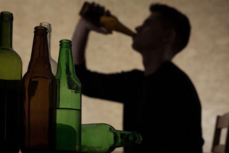 ovisnost_o_alkoholu.jpg