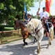 [VIDEO] ATRAKCIJA:  Pedesetak jahača iz Hrvatske i Slovenije na konjičkoj karavani u Kumrovcu