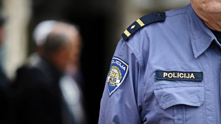 policija