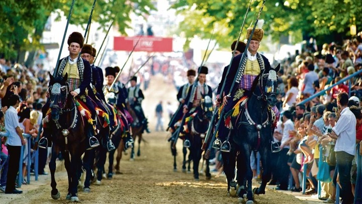 1_NASLOVNA FOTKA.jpg