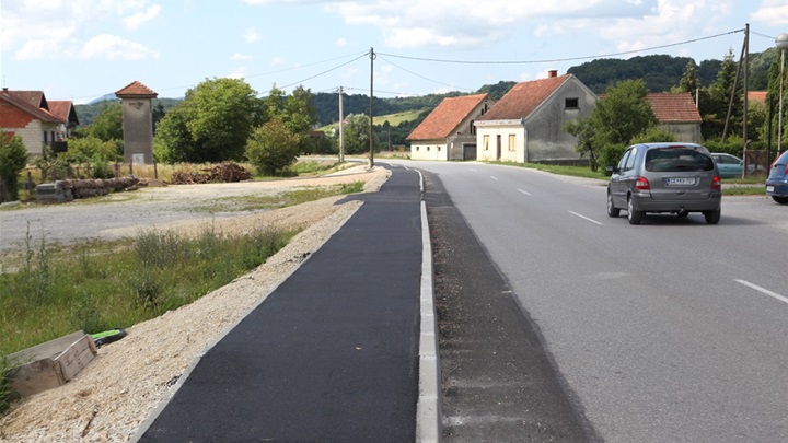 desinić nogostup.jpg