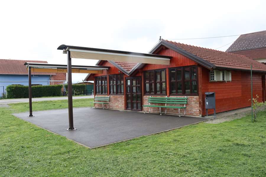 dom lug zabočki.jpg