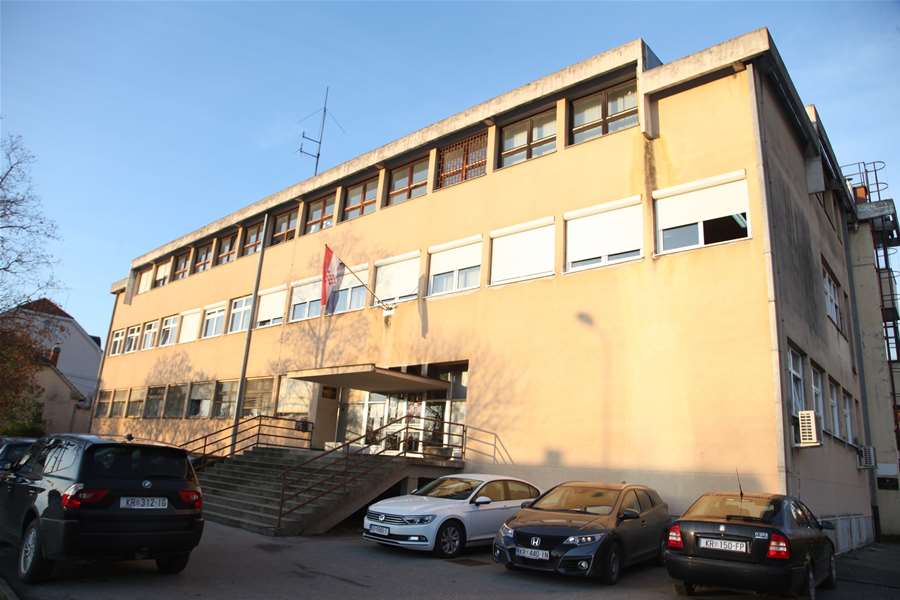 -zgrada suda