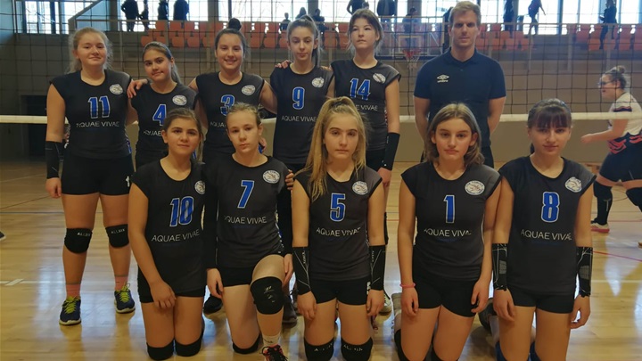 SPORT 21.12_ODBOJKA MLAĐE KATEGORIJE JEDNA POBJEDA I TRI PORAZA MALIH TOPLIČANKI mala odbojka .jpg