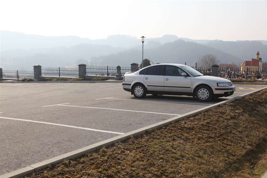 parkiralište mihovljan.jpg