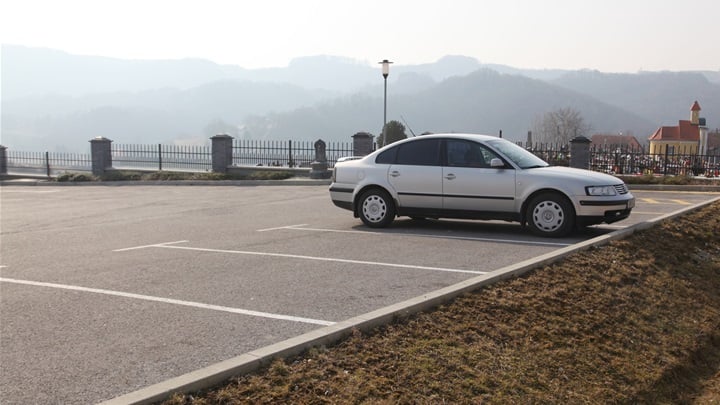 parkiralište mihovljan.jpg