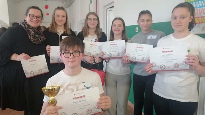 Ekipa OŠ Kumrovec.jpg