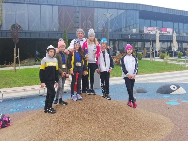 Olimpovci u Vukovaru.jpg