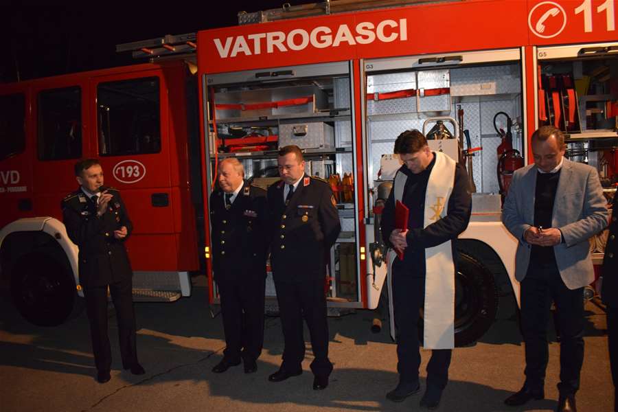 Blagoslov navalnog vozila i uređenog spremišta1.JPG