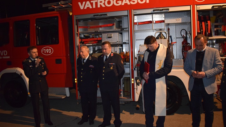 Blagoslov navalnog vozila i uređenog spremišta1.JPG