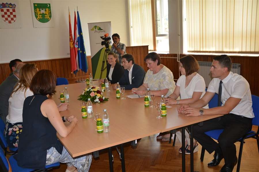 VELEPOSLANIK BRAZILA 2.jpg