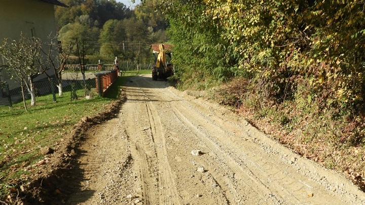 glavna pregrada ceste.JPG