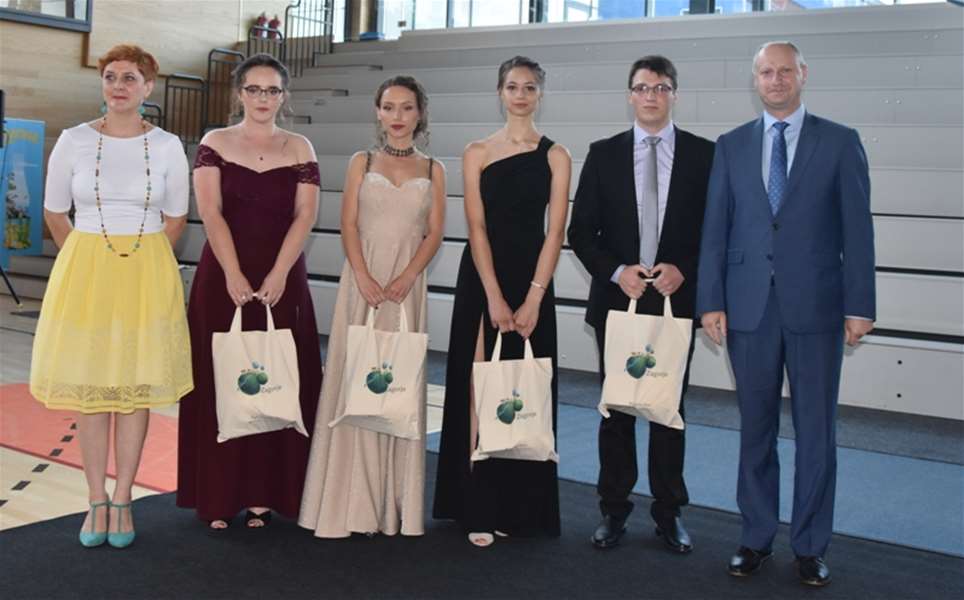 gimnazija zabok glavna.jpg