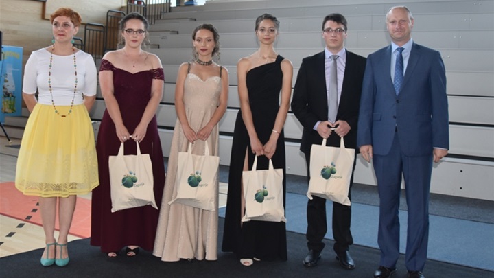 gimnazija zabok glavna.jpg