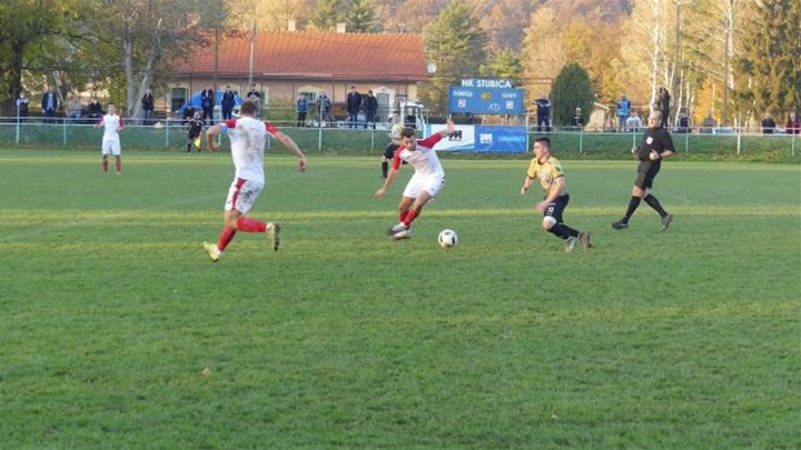 SPORT 9.3._NAJAVA 4. LIGA Detalj sa zagorskog derbija Stubica - Mladost.jpg