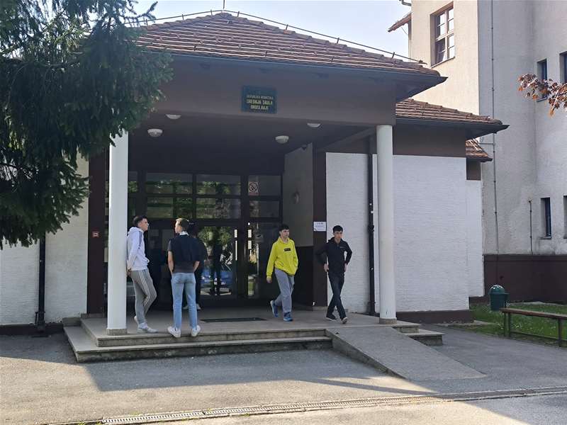 škola učenici sš oroslavje.jpg