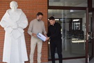 Akademski kipar Tomislav Kršnjavi darovao Svetištu MBB-e kip kardinala Franje Kuharića3.JPG