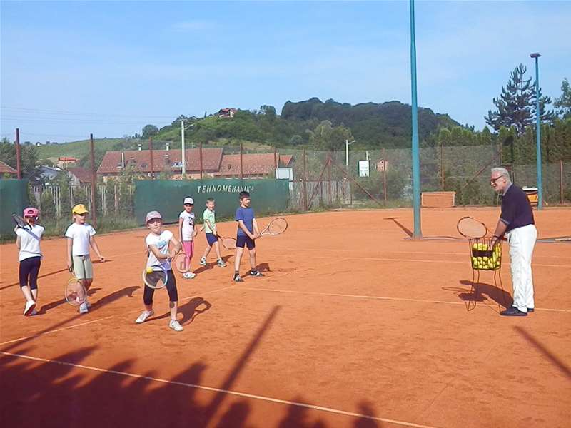 ljetna škola tenisa