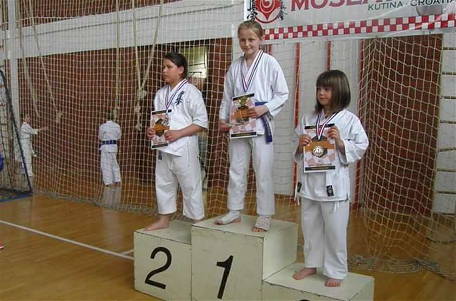 Lea Pongrac na prvom mjestu na postolju