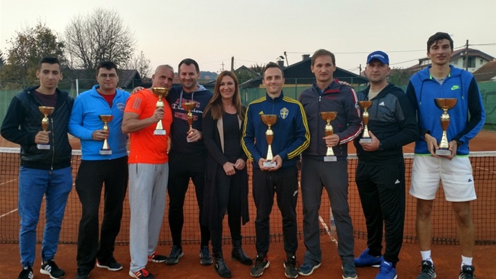 SPORT 16.10 _ TENIS BENKOVIĆ I PETRINEC DO POBJEDA  .jpg