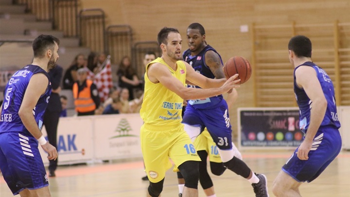 SPORT 13.11._KOŠARKA ZABOK-CIBONA Ivan Batur.jpg