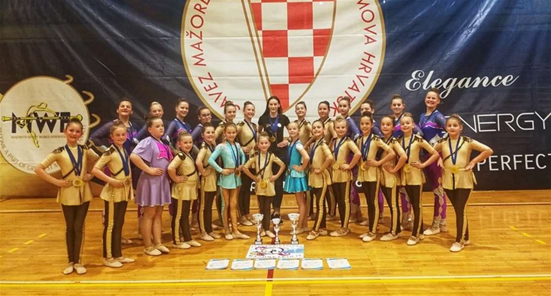 zlatarbistričke mažoretkinje1.jpeg