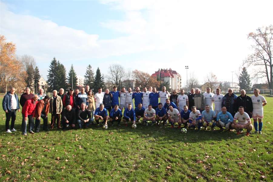 SPORT 26.11._VETERANI OROSLAVJE - CRIKVENICA.jpg