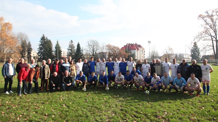 SPORT 26.11._VETERANI OROSLAVJE - CRIKVENICA.jpg