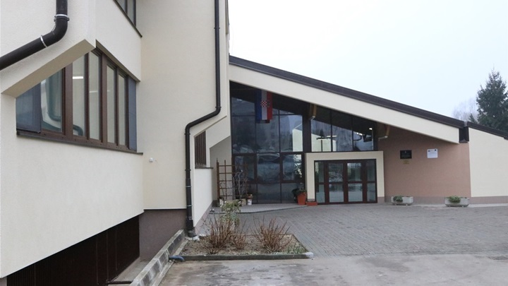 osnovna škola hum na sutli.jpg