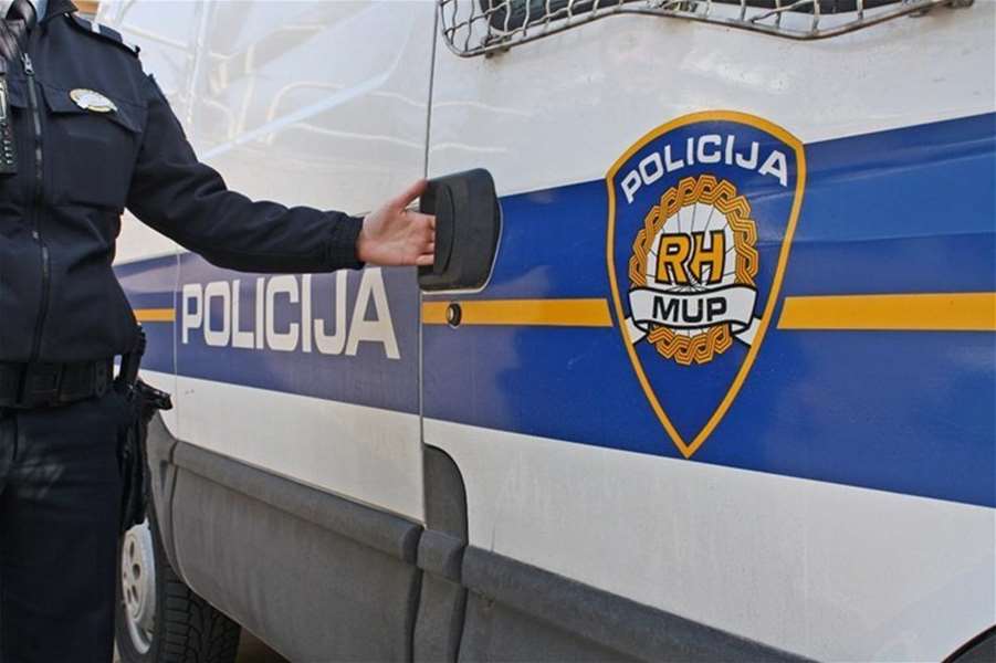 policija