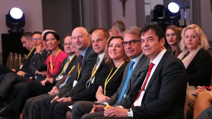 prošlogodišnja konferencija.jpg